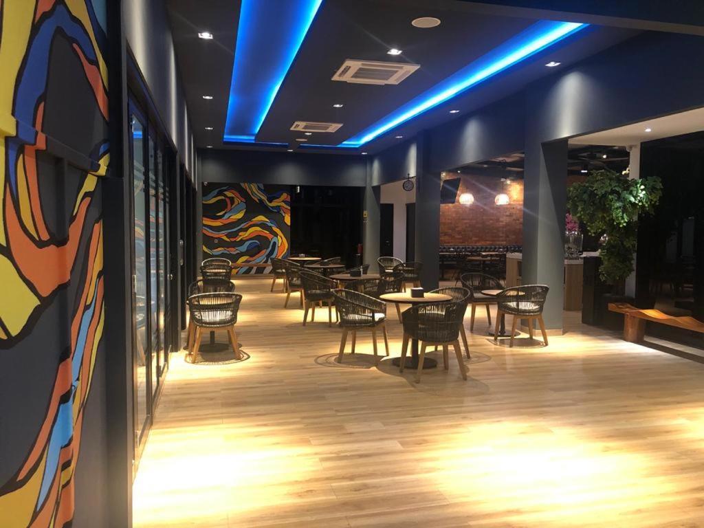 Grand Caman Hotel Бекаси Екстериор снимка