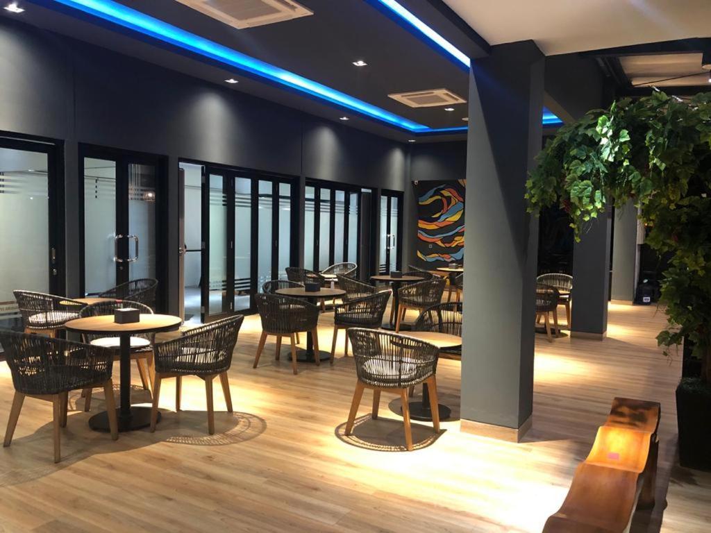 Grand Caman Hotel Бекаси Екстериор снимка