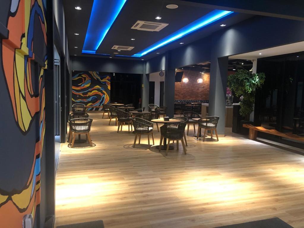 Grand Caman Hotel Бекаси Екстериор снимка
