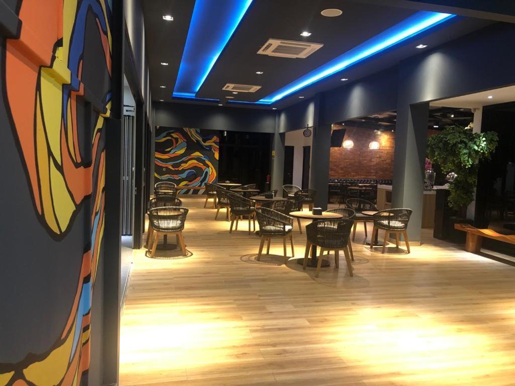 Grand Caman Hotel Бекаси Екстериор снимка