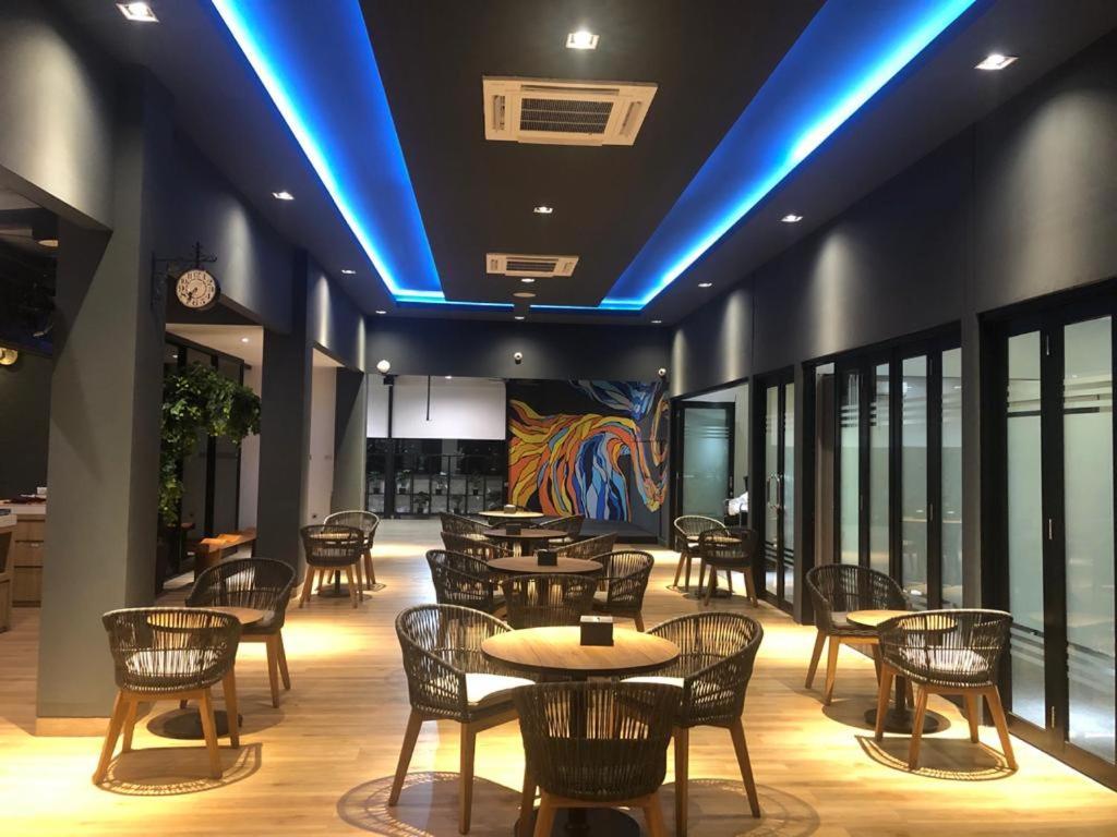 Grand Caman Hotel Бекаси Екстериор снимка